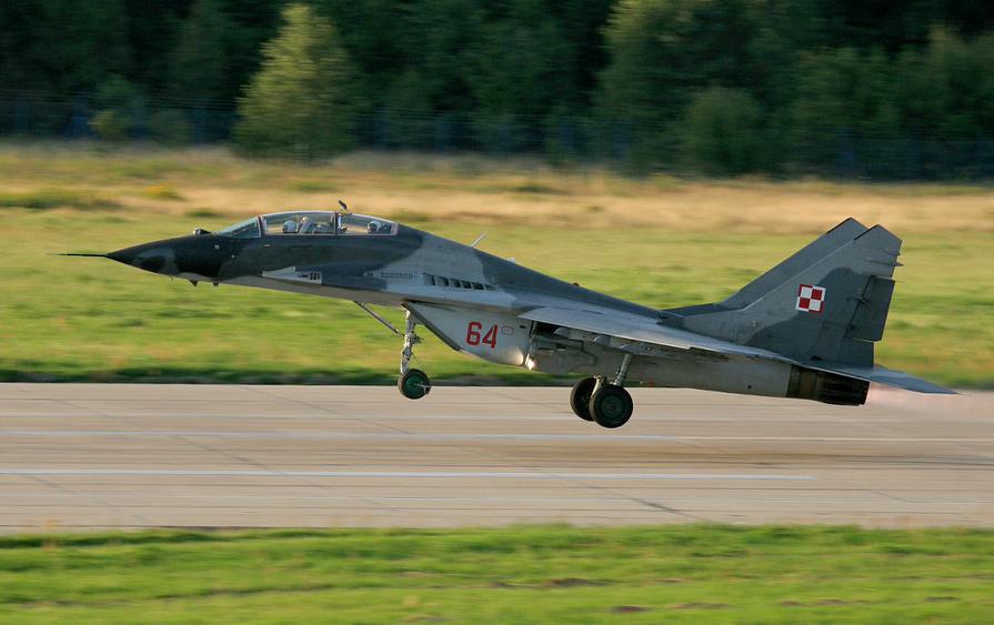 Podpis: Samolot MiG-29 na wyposażeniu Sił Powietrznych RP. Źródło: Artur Weber, Departament Prasowo-Informacyjny Ministerstwa Obrony Narodowej, http://www.zoom.mon.gov.pl/galerie/mig-29-lubie-to/ (dostęp: 31.10.2016).